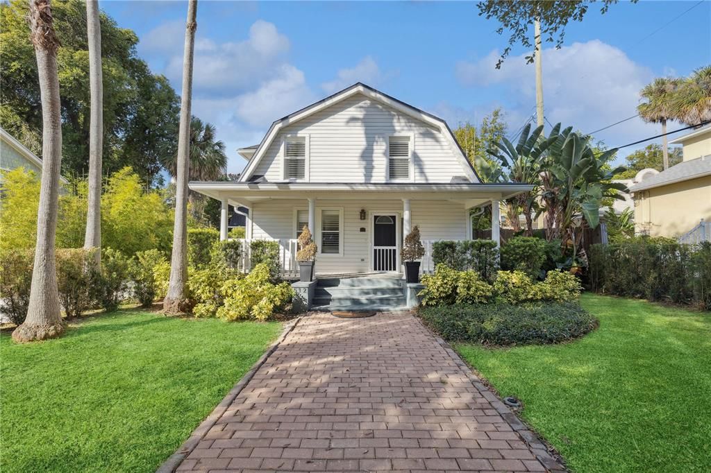 Недавно продано: $795,000 (4 спален, 4 ванн, 2216 Квадратных фут)