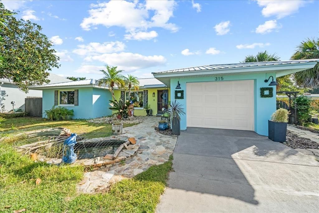 For Sale: $639,500 (3 beds, 2 baths, 1563 Square Feet)