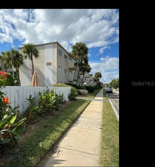 Recently Sold: $154,500 (2 beds, 1 baths, 871 Square Feet)