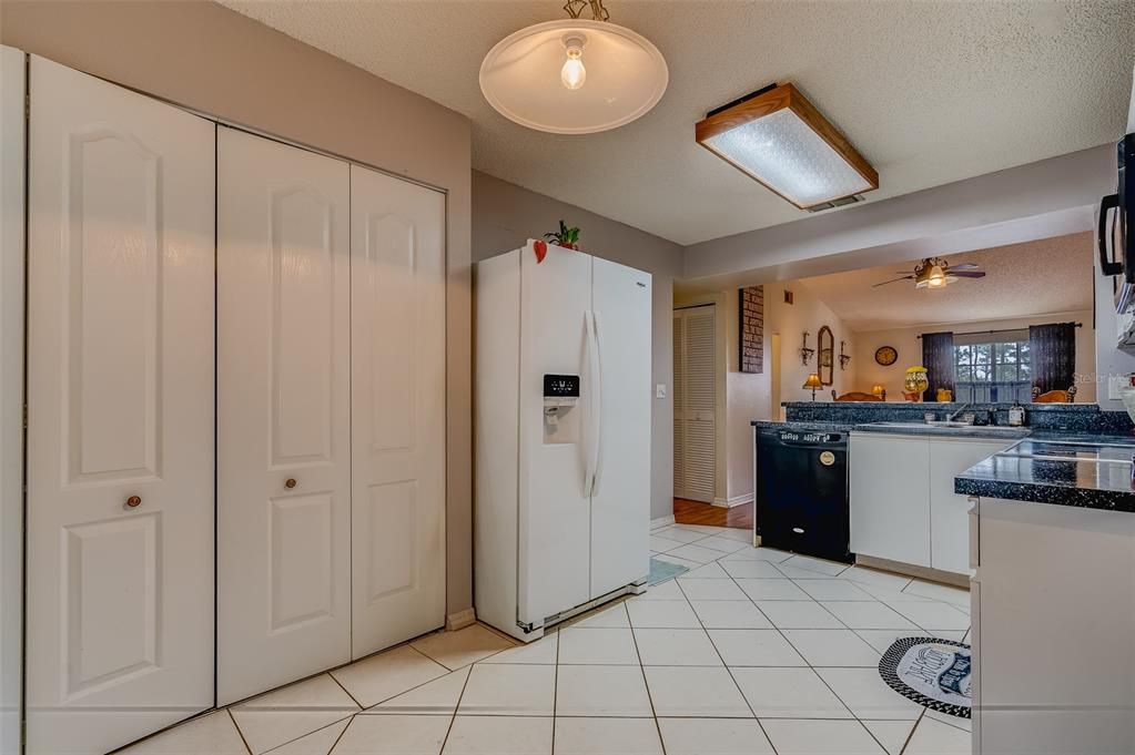 For Sale: $180,000 (2 beds, 2 baths, 1025 Square Feet)