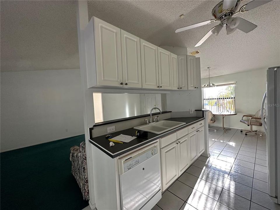 Recently Sold: $235,000 (3 beds, 2 baths, 1366 Square Feet)