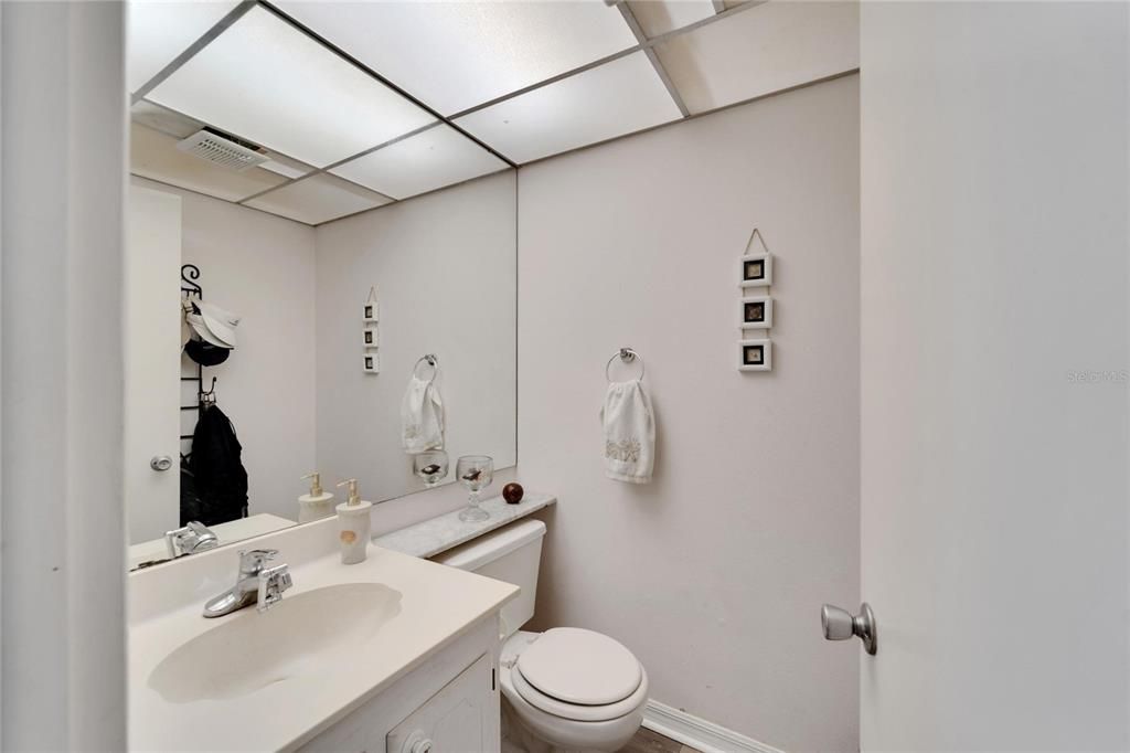 最近售出: $130,000 (1 贝兹, 1 浴室, 800 平方英尺)