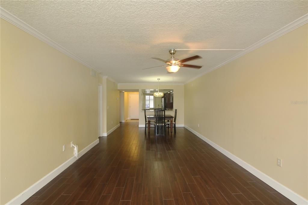 For Sale: $269,000 (2 beds, 2 baths, 1065 Square Feet)