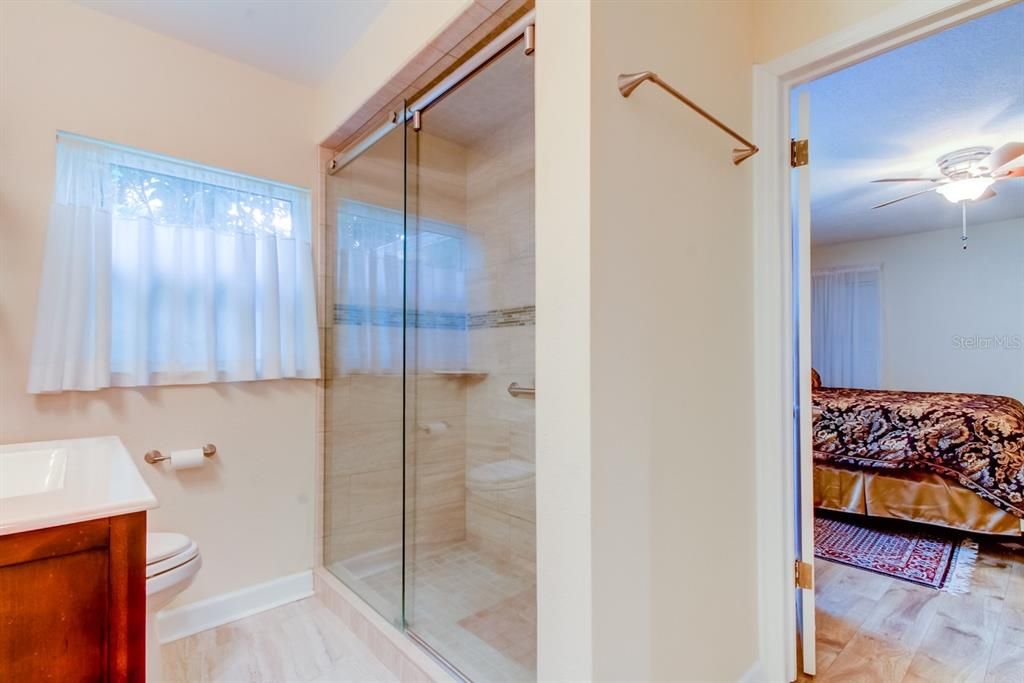 最近租的: $3,000 (2 贝兹, 2 浴室, 1656 平方英尺)