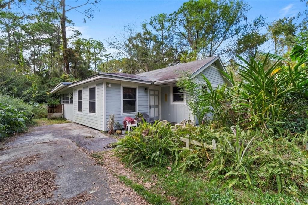 For Sale: $385,000 (3 beds, 2 baths, 2064 Square Feet)