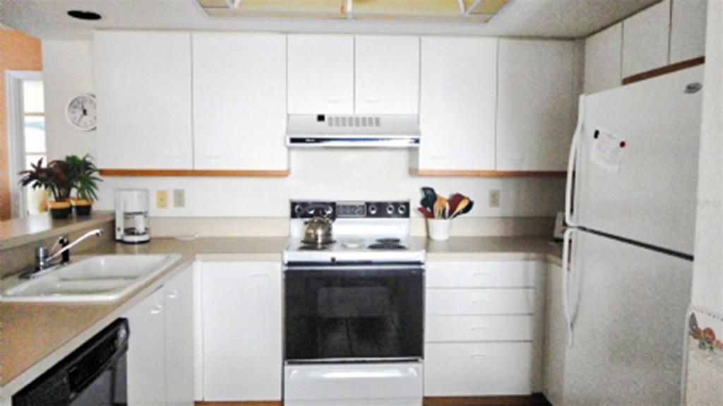 For Rent: $9,900 (2 beds, 2 baths, 1280 Square Feet)