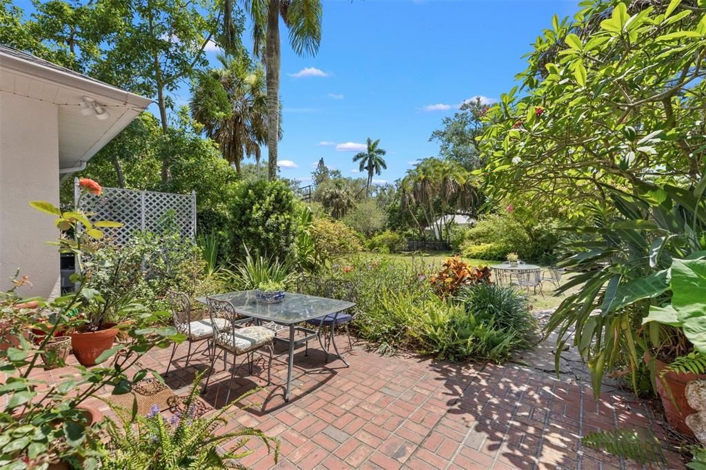Recently Sold: $1,450,000 (3 beds, 3 baths, 3501 Square Feet)