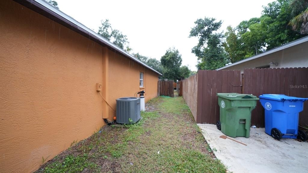 Recently Rented: $3,200 (3 beds, 2 baths, 1195 Square Feet)