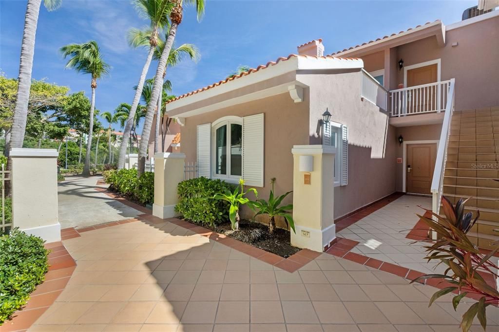 Recently Sold: $995,000 (3 beds, 3 baths, 1985 Square Feet)