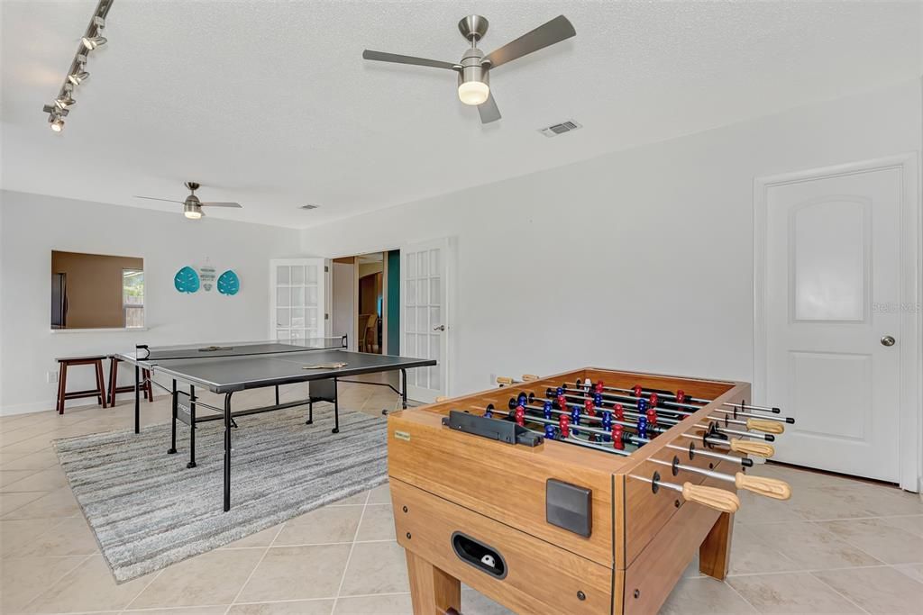 Active With Contract: $2,650 (3 beds, 2 baths, 1925 Square Feet)