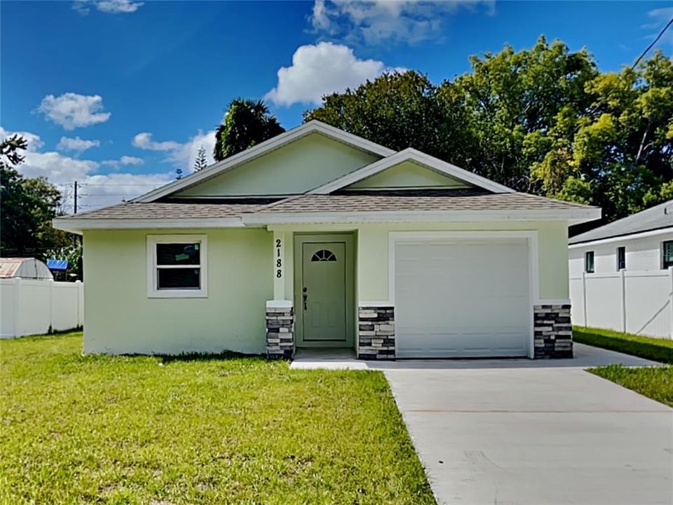 Recently Rented: $1,990 (3 beds, 2 baths, 1275 Square Feet)