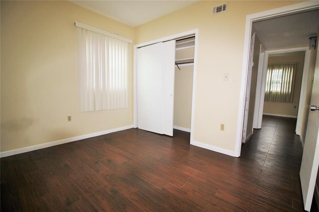 For Sale: $129,900 (2 beds, 1 baths, 754 Square Feet)