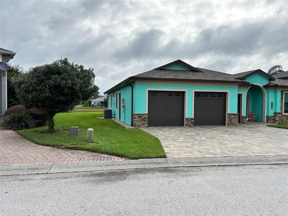 Recently Sold: $899,000 (2 beds, 2 baths, 2166 Square Feet)