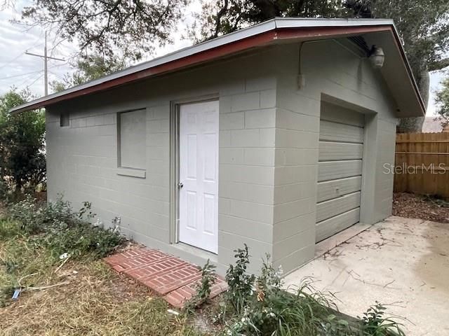 Recently Sold: $335,000 (4 beds, 2 baths, 1267 Square Feet)