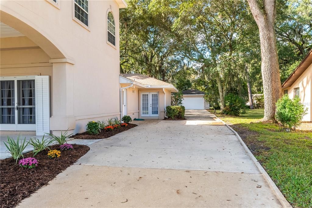 Recently Sold: $1,185,000 (5 beds, 5 baths, 4794 Square Feet)