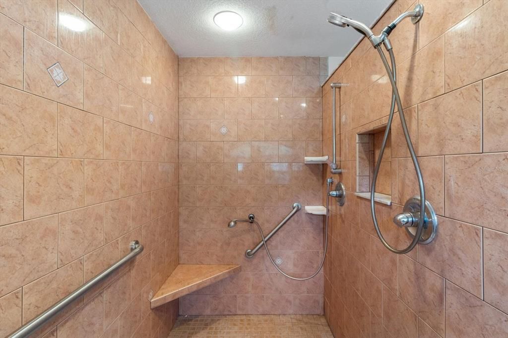 最近售出: $499,000 (3 贝兹, 2 浴室, 1785 平方英尺)