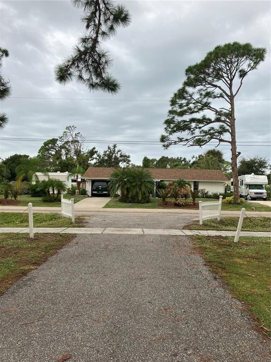 Recently Sold: $380,000 (3 beds, 2 baths, 1126 Square Feet)