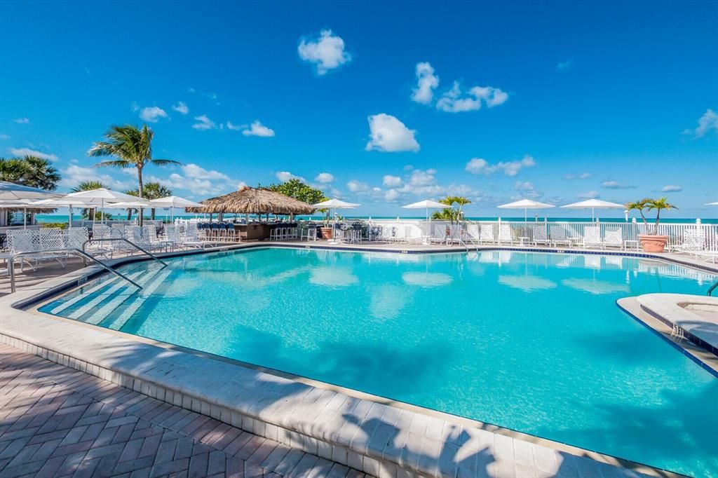 Recently Sold: $1,995,000 (2 beds, 2 baths, 1168 Square Feet)