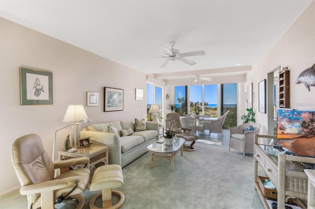 Recently Sold: $1,995,000 (2 beds, 2 baths, 1168 Square Feet)