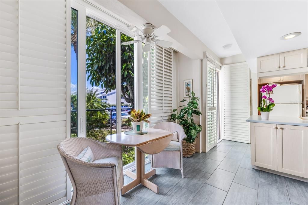 Recently Sold: $1,995,000 (2 beds, 2 baths, 1168 Square Feet)