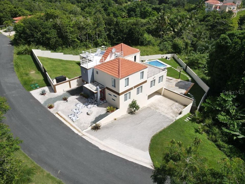 For Sale: $1,495,000 (4 beds, 3 baths, 4723 Square Feet)