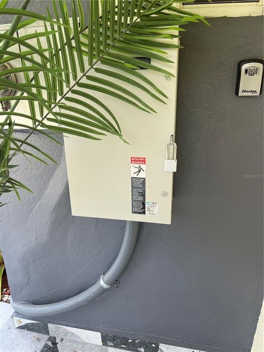 For Sale: $1,495,000 (4 beds, 3 baths, 4723 Square Feet)