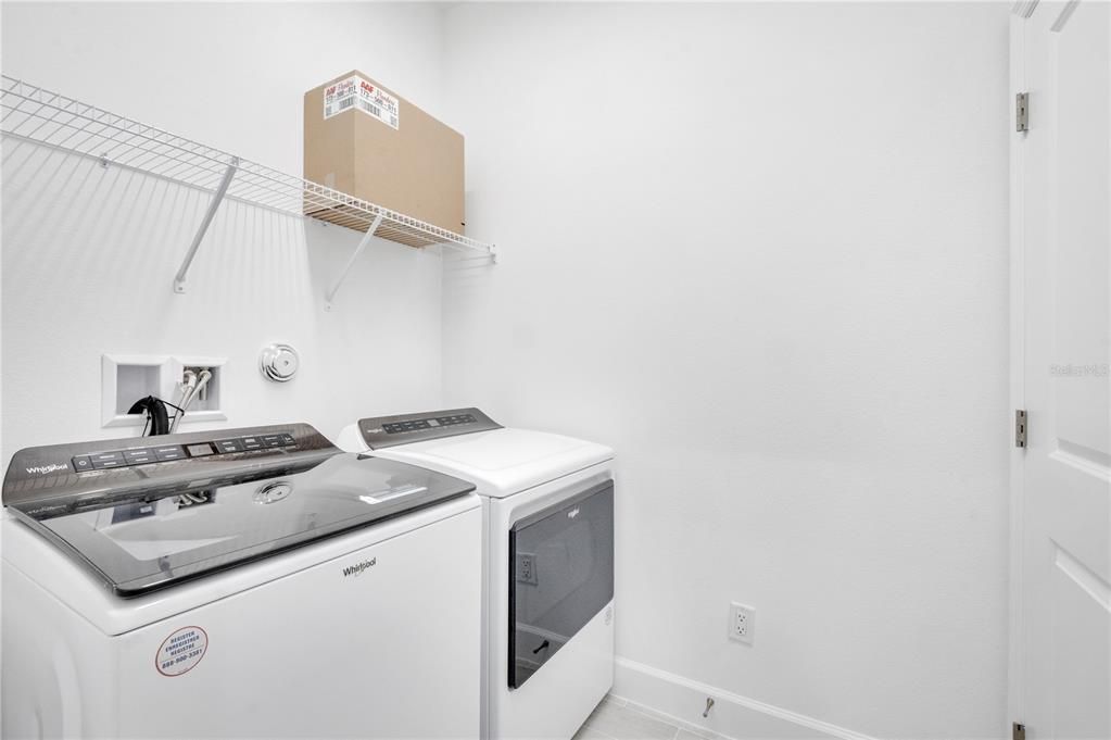 For Rent: $2,500 (2 beds, 2 baths, 1387 Square Feet)