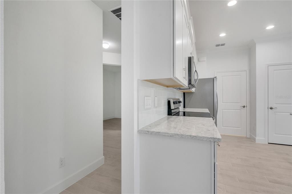 For Rent: $2,500 (2 beds, 2 baths, 1387 Square Feet)