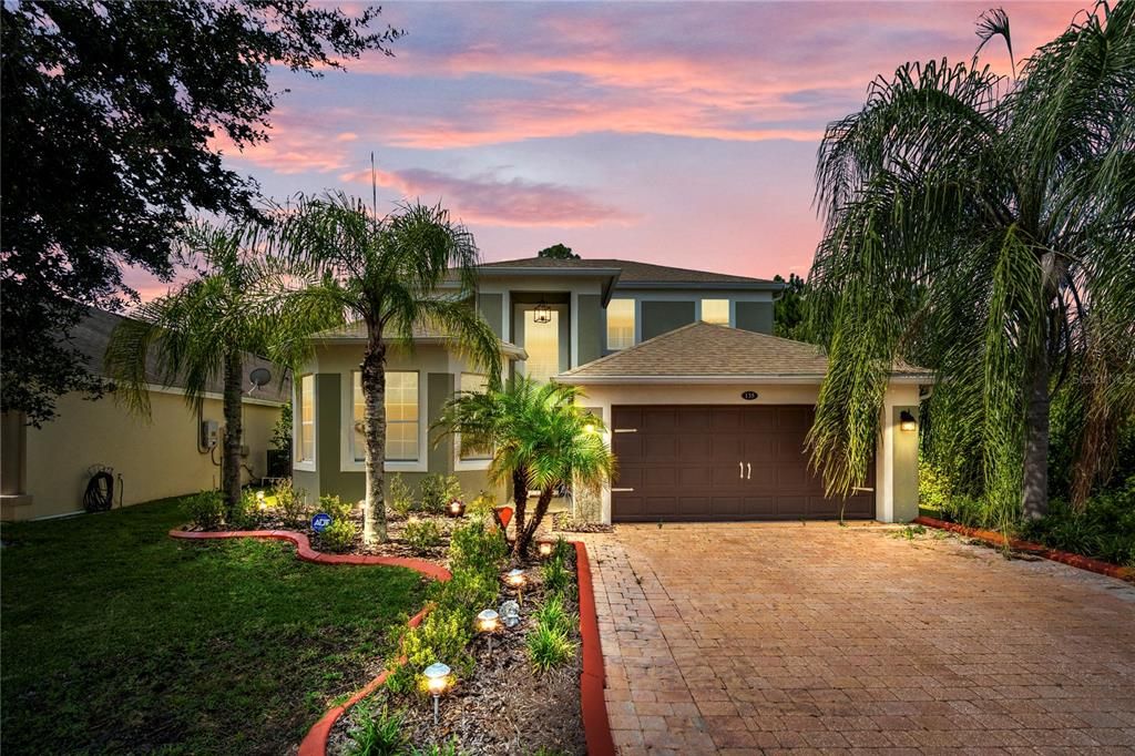 Vendido Recientemente: $430,000 (5 camas, 3 baños, 2855 Pies cuadrados)