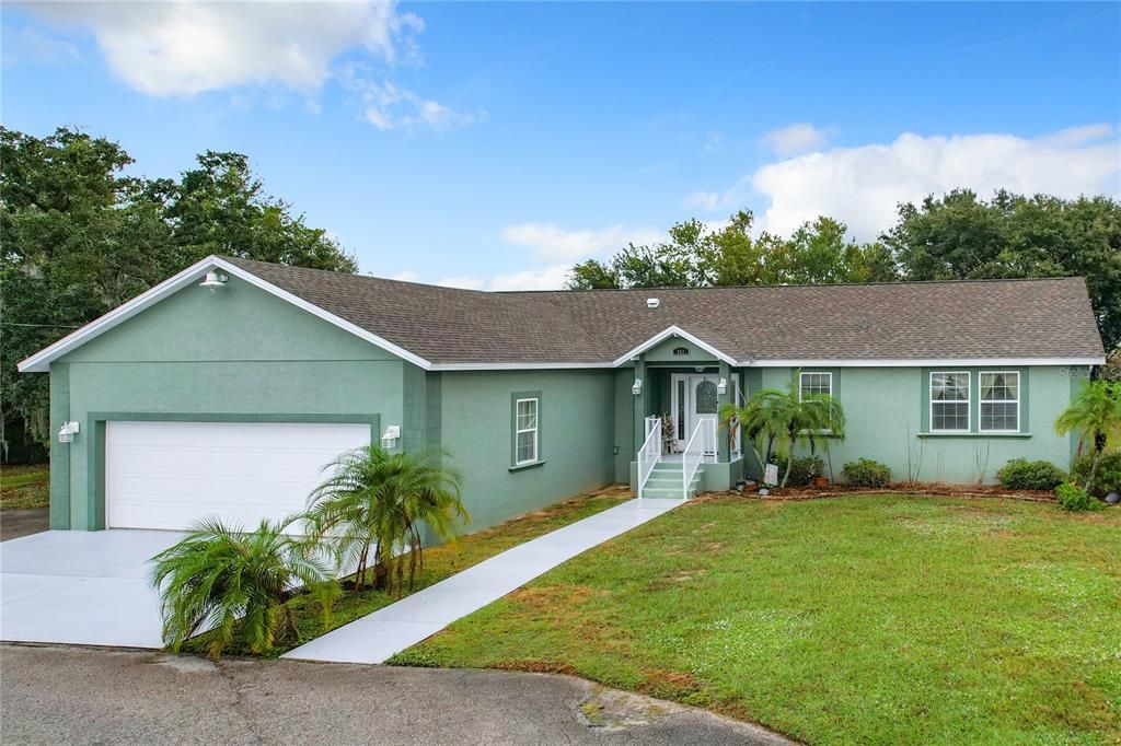 Recently Sold: $375,000 (3 beds, 2 baths, 1726 Square Feet)