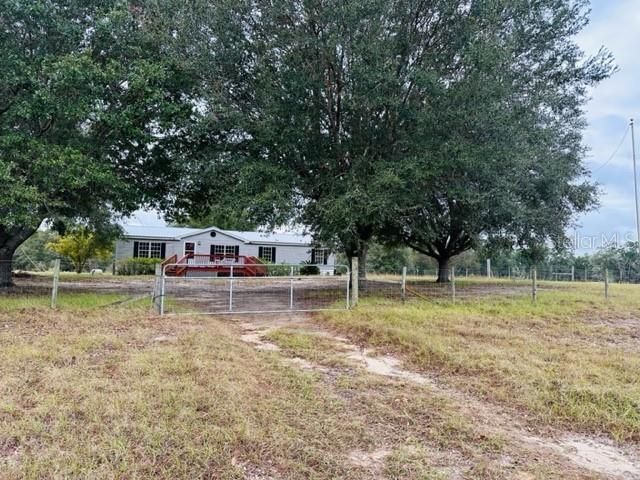 Recently Sold: $139,000 (3 beds, 2 baths, 1728 Square Feet)