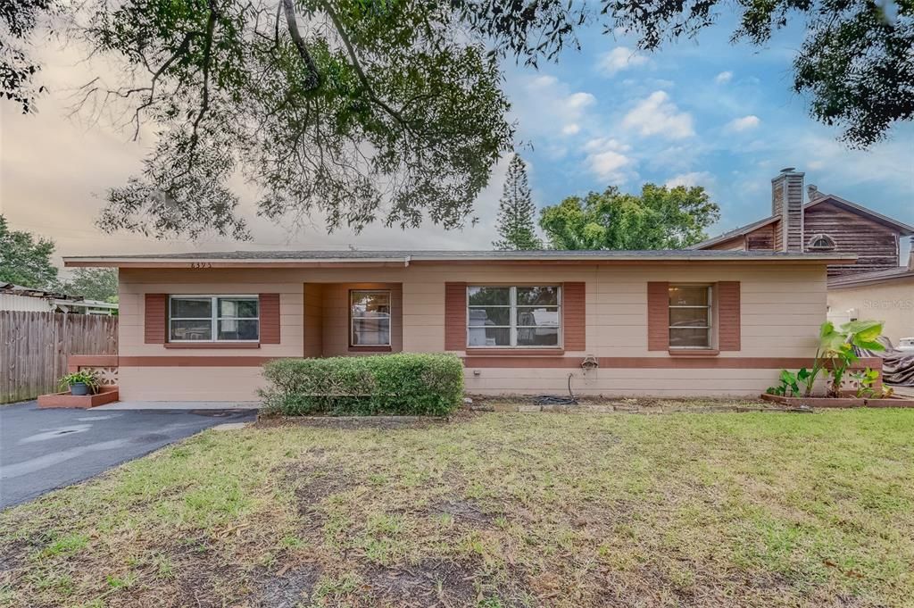 Recently Sold: $330,000 (3 beds, 1 baths, 1611 Square Feet)