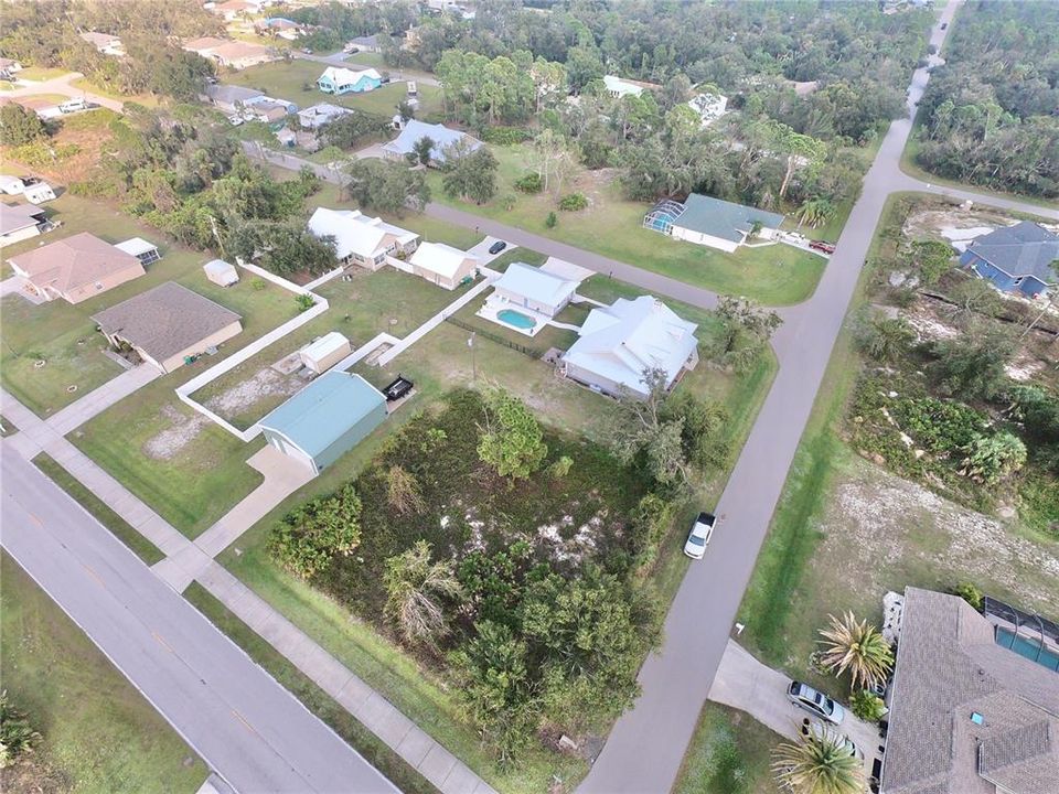 最近售出: $16,500 (0.29 acres)