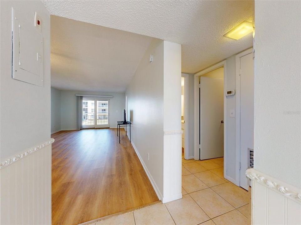 Activo con contrato: $429,999 (2 camas, 2 baños, 926 Pies cuadrados)