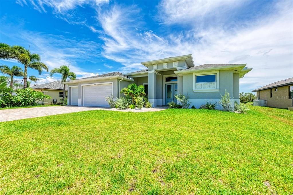 Active With Contract: $634,900 (3 beds, 2 baths, 2170 Square Feet)