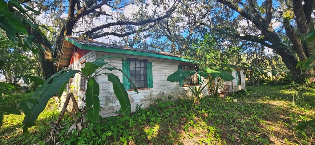 Recently Sold: $80,000 (2 beds, 1 baths, 1104 Square Feet)
