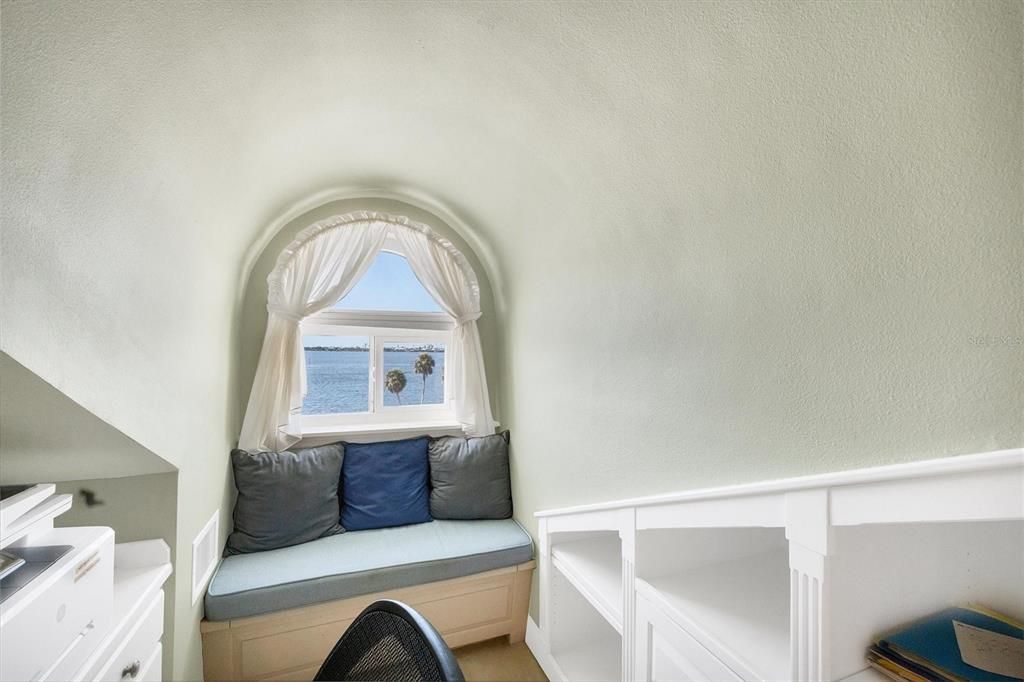 Alcove overlooking Intracoastal