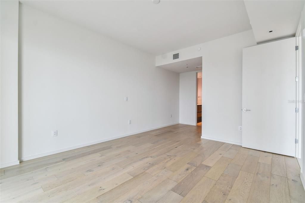 Recently Rented: $5,500 (2 beds, 2 baths, 1431 Square Feet)