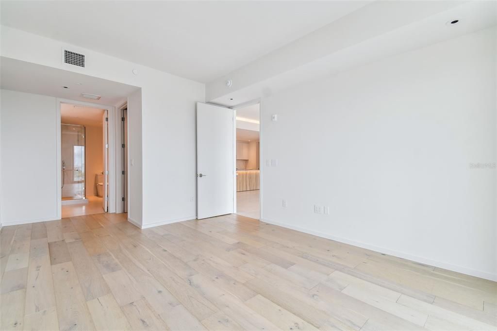 Active With Contract: $5,500 (2 beds, 2 baths, 1431 Square Feet)