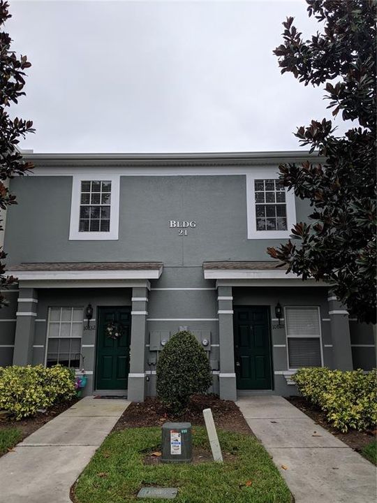 Recently Rented: $1,800 (2 beds, 2 baths, 987 Square Feet)