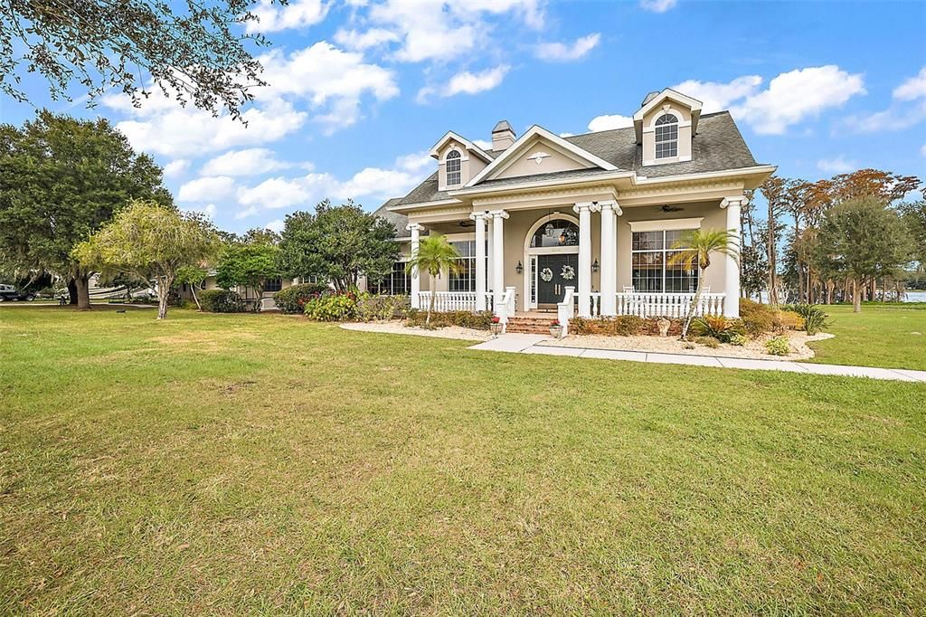 Vendido Recientemente: $1,899,999 (4 camas, 3 baños, 4493 Pies cuadrados)