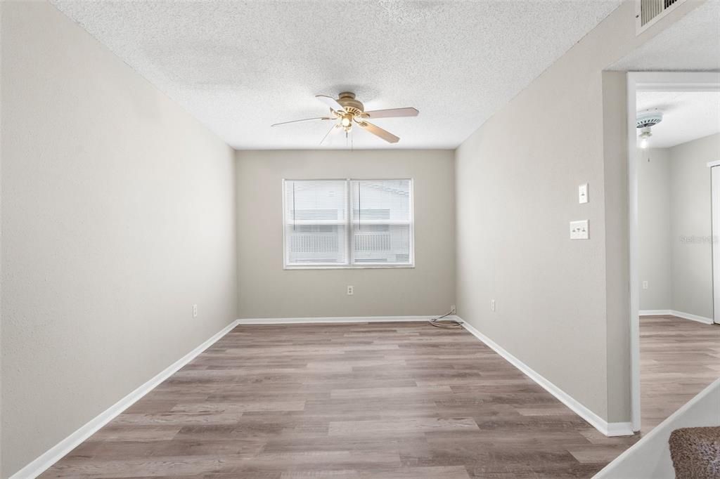 Active With Contract: $195,000 (2 beds, 2 baths, 1032 Square Feet)