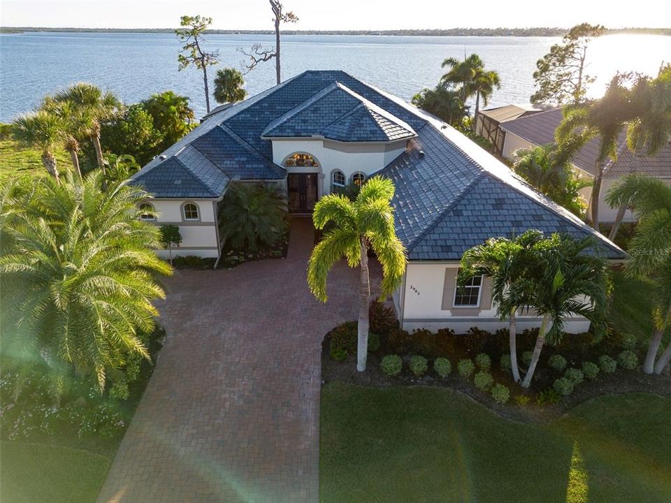 Recently Sold: $1,599,999 (4 beds, 3 baths, 3034 Square Feet)