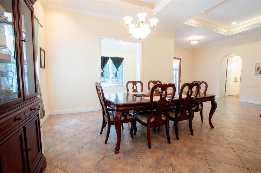 For Sale: $399,900 (3 beds, 2 baths, 2318 Square Feet)