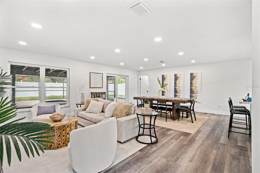 Active With Contract: $420,000 (3 beds, 2 baths, 1388 Square Feet)