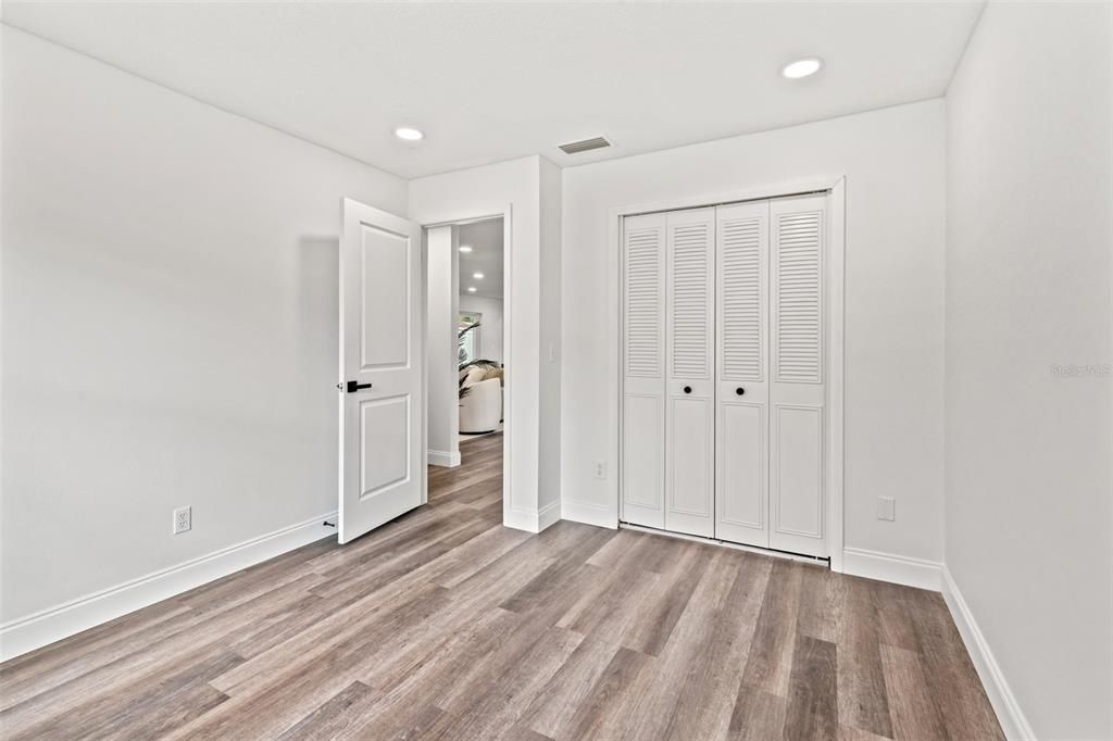 Active With Contract: $420,000 (3 beds, 2 baths, 1388 Square Feet)