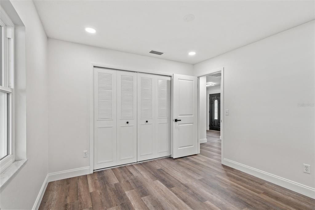 Active With Contract: $420,000 (3 beds, 2 baths, 1388 Square Feet)