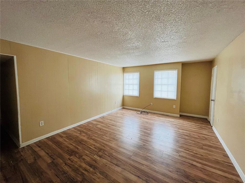 For Rent: $1,900 (3 beds, 2 baths, 1338 Square Feet)