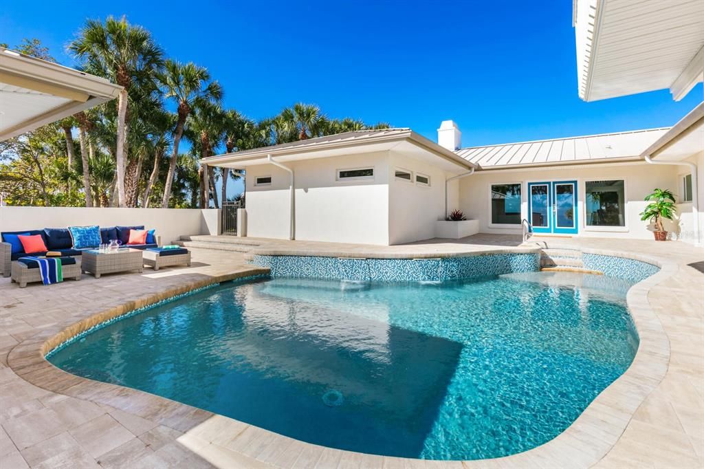 Recently Sold: $4,500,000 (4 beds, 3 baths, 2960 Square Feet)