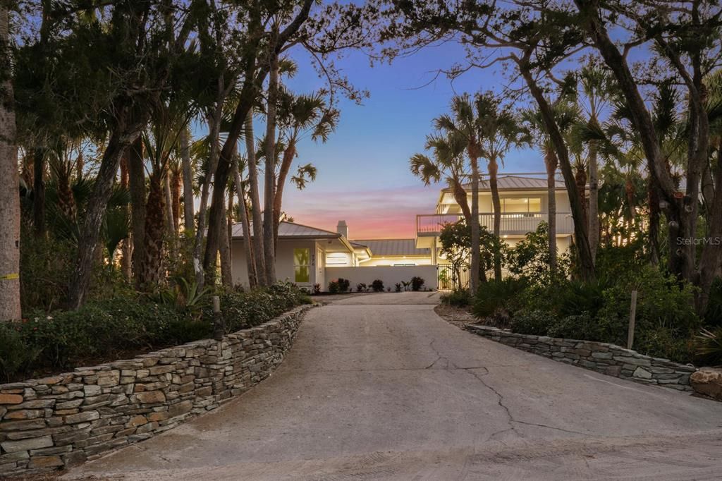 Recently Sold: $4,500,000 (4 beds, 3 baths, 2960 Square Feet)